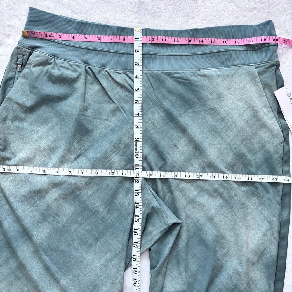 ATHLETA Nolita Slim Tapered Sage Green Printed Crop Pant--NWT--18 - Picture 14 of 15